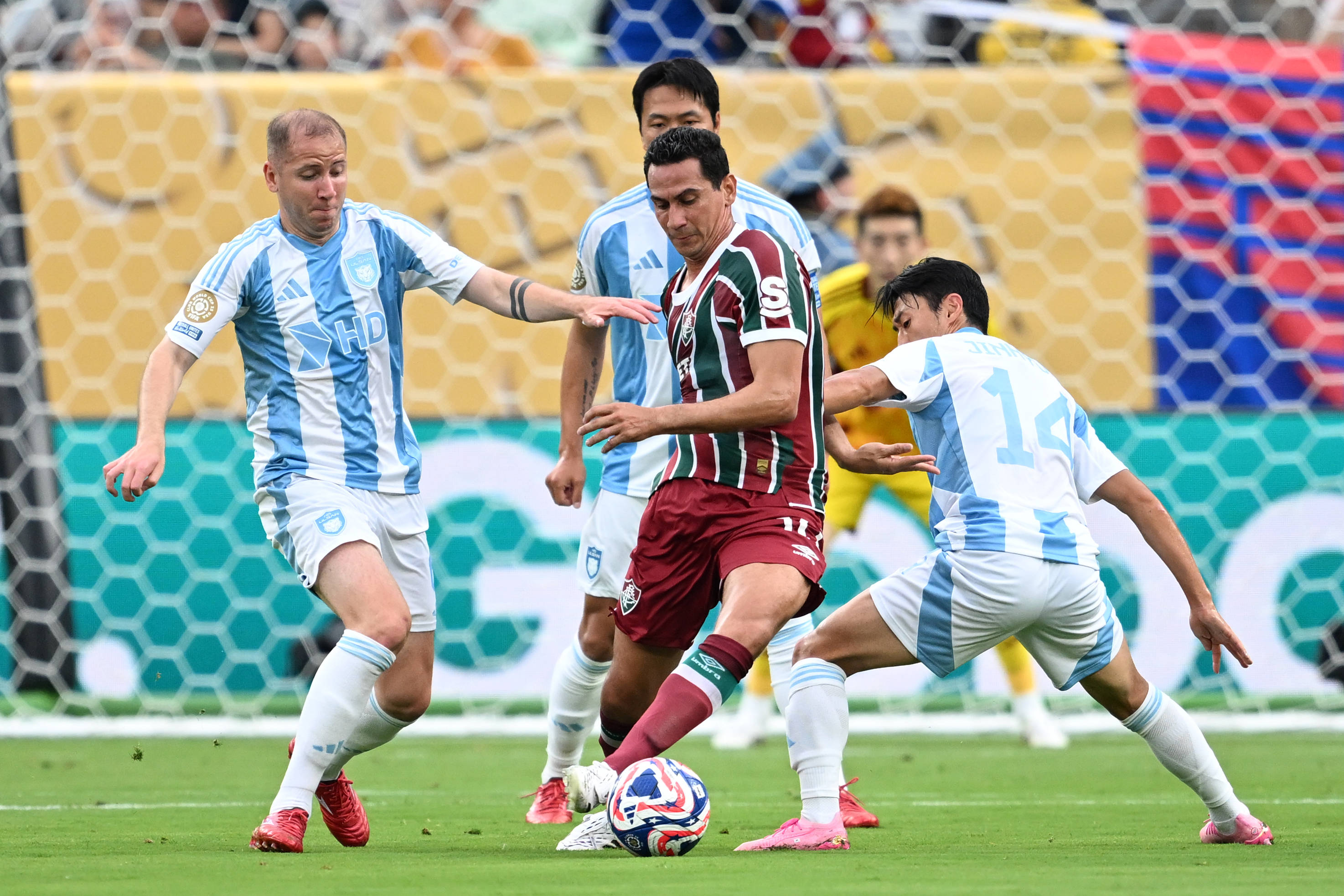 kaiyun-关于亚冠清晨再迎强敌，西汉姆造点机会，主帅态度——管理层满意，控场能力受关注的信息