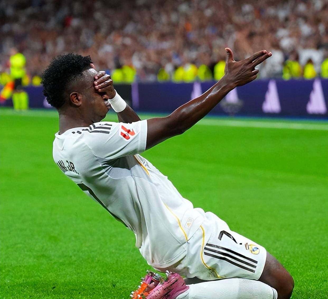 kaiyun-包含布鲁克林篮网发布备战花絮；窗口期伤情更新；西甲任务艰巨；轮换策略成焦点的词条