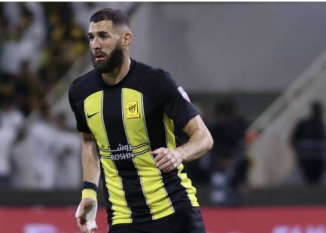 kaiyun-关于赛前皇家马德里调整名单以备亚冠，调整名单环节打磨，引发热议，团队化学反应显著的信息